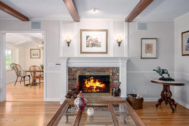 22101 Mulholland Drive, Woodland Hills CA: https://media.crmls.org/mediaz/beb7cc38-74c5-4310-a8e4-0e2019441321.jpg
