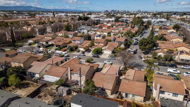 576 Mekler Drive, San Jose CA: https://media.crmls.org/mediaz/beb8ce67-e643-4415-8f93-72a11c847444.jpg
