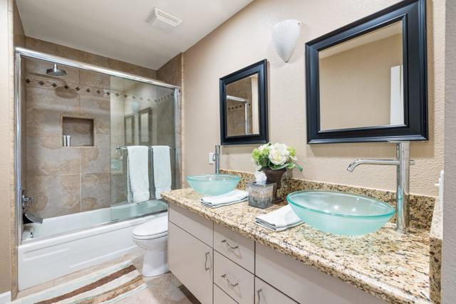 312 Castellana S, Palm Desert CA: https://media.crmls.org/mediaz/beb95e2f-4f46-424f-bd5e-d39012e1e5fb.jpg