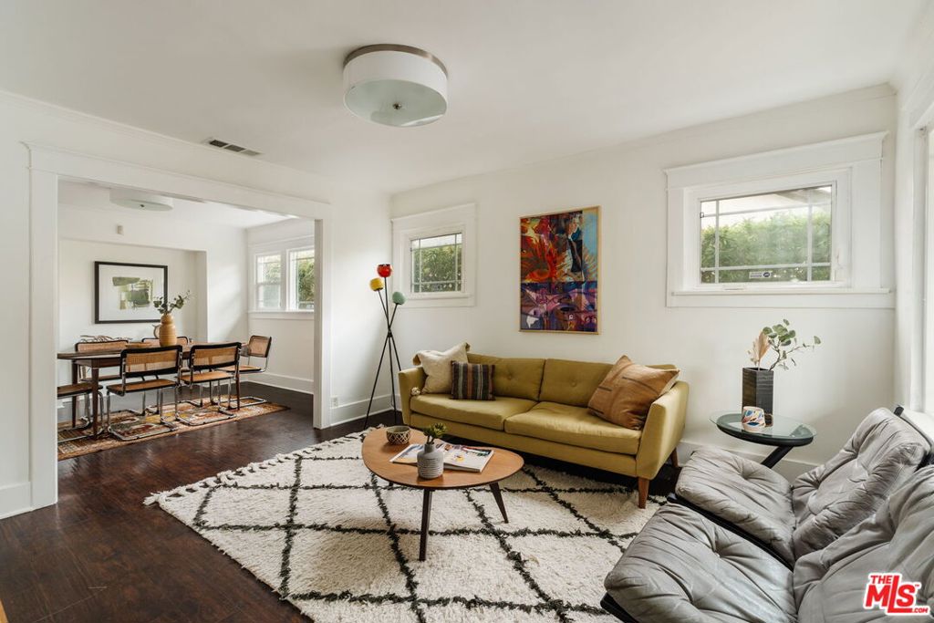 5335 Fountain Avenue