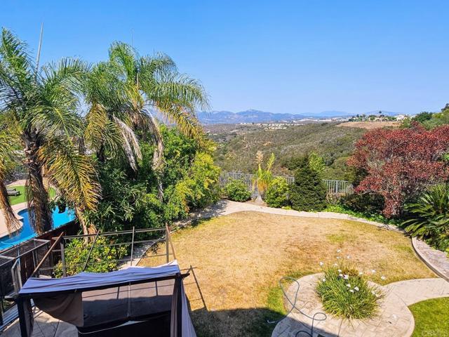 Detail Gallery Image 2 of 14 For 11080 Ivy Hill Dr, San Diego,  CA 92131 - 3 Beds | 2/1 Baths