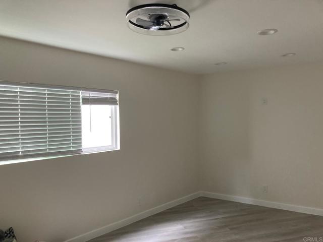 Image 9 of 23 For 4566 Cove Drive B