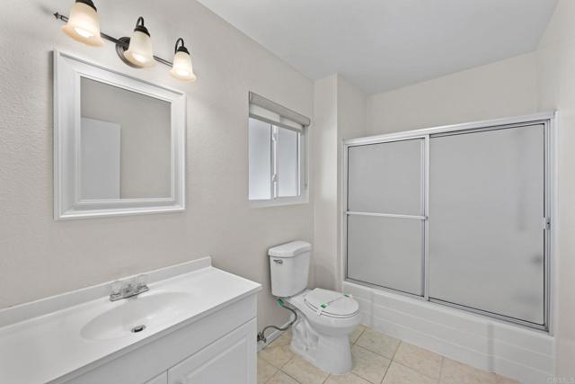 Detail Gallery Image 11 of 27 For 230 Candice Pl, Vista,  CA 92083 - 1 Beds | 1 Baths