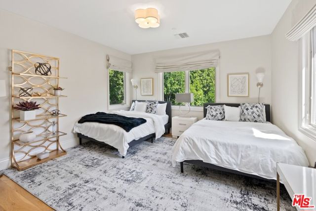 23593 Park South Street, Calabasas CA: https://media.crmls.org/mediaz/bebb59fb-abf1-4a9e-8784-13eac9e25e4d.jpg