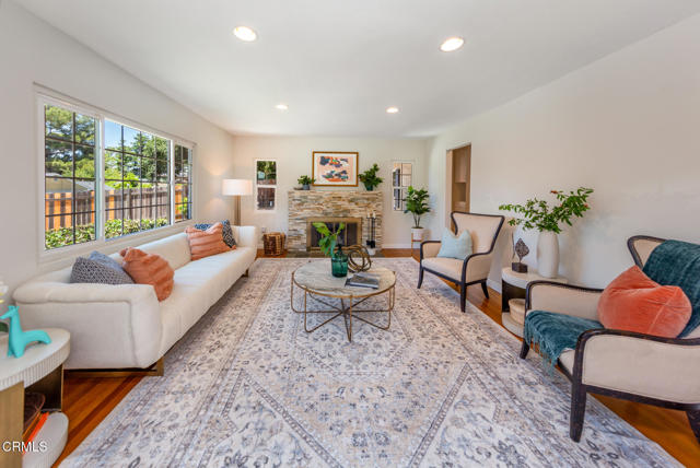 2767 Brookhill Street, La Crescenta CA: https://media.crmls.org/mediaz/bebb5dad-77c3-4e4c-b56a-808f595e3dbd.jpg