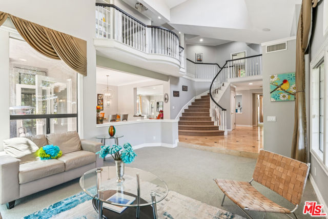 2084 Hopewell Court, Thousand Oaks CA: https://media.crmls.org/mediaz/bebb5db3-e8ec-4529-b1d5-ce4b52f9489f.jpg