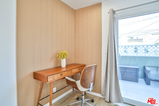 2207 Ocean Front Walk, Venice CA: https://media.crmls.org/mediaz/bebc10f5-7c9e-434c-9d8b-09a7f3e7576b.jpg
