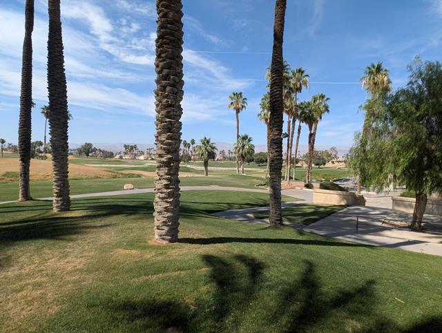 618 Vista Lago N Circle, Palm Desert CA: https://media.crmls.org/mediaz/bebcc278-6855-4e1b-964d-6d05f519e670.jpg