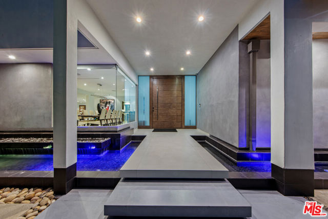3144 Corda Drive, Los Angeles CA: https://media.crmls.org/mediaz/bebcd584-ebab-4f41-b77b-b0a1dac14f4d.jpg