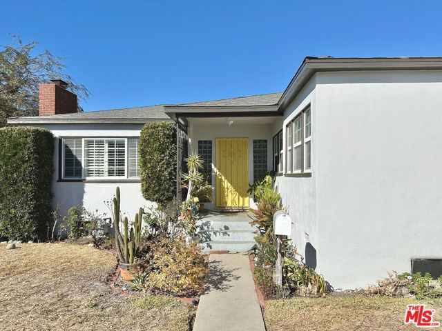 2132 Mcpherson Place, Los Angeles CA: https://media.crmls.org/mediaz/bebcf185-d64d-478d-b0cf-7a7503d07150.jpg