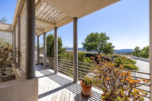 10450 Saddle Road, Monterey CA: https://media.crmls.org/mediaz/bebdb545-adc2-4e3a-ade9-449063abfdda.jpg