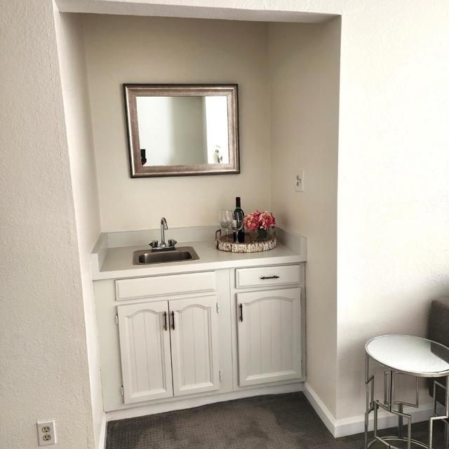 1500 Broadway, Burlingame CA: https://media.crmls.org/mediaz/bebdfb9d-ec75-4882-aa3b-fd05917d2dba.jpg