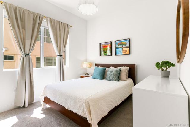 2400 Community Ln, San Diego CA: https://media.crmls.org/mediaz/bebe3030-365f-471f-8494-9d3781725be7.jpg