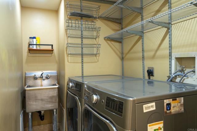 213 Via Palacio, Encinitas CA: https://media.crmls.org/mediaz/bebe3f92-5056-4b3a-9fa1-5dc6d2c474cf.jpg