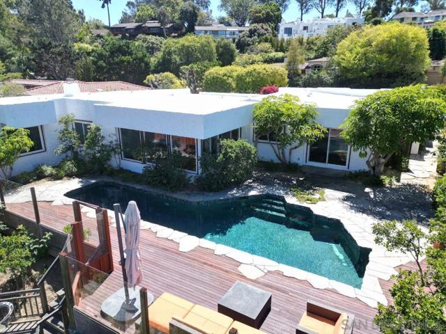 1640 El Paso Real, La Jolla CA: https://media.crmls.org/mediaz/bebe5d03-9127-43cf-a0d2-edd2bcd60525.jpg