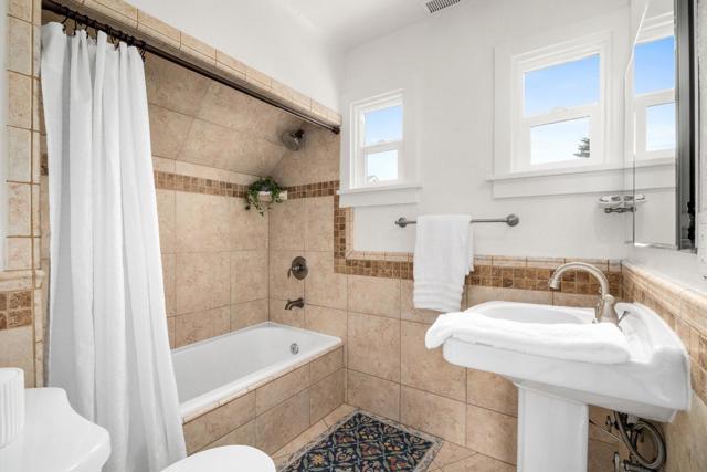 38 Roosevelt Street, Watsonville CA: https://media.crmls.org/mediaz/bebebceb-1c5b-4e5f-98c7-3e62c6083306.jpg