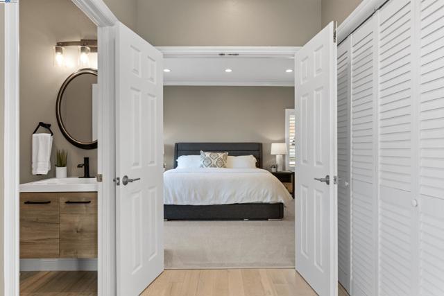 674 Corona Dr, Pacifica CA: https://media.crmls.org/mediaz/bebeedc4-39b5-44dd-b760-84c2985936e6.jpg