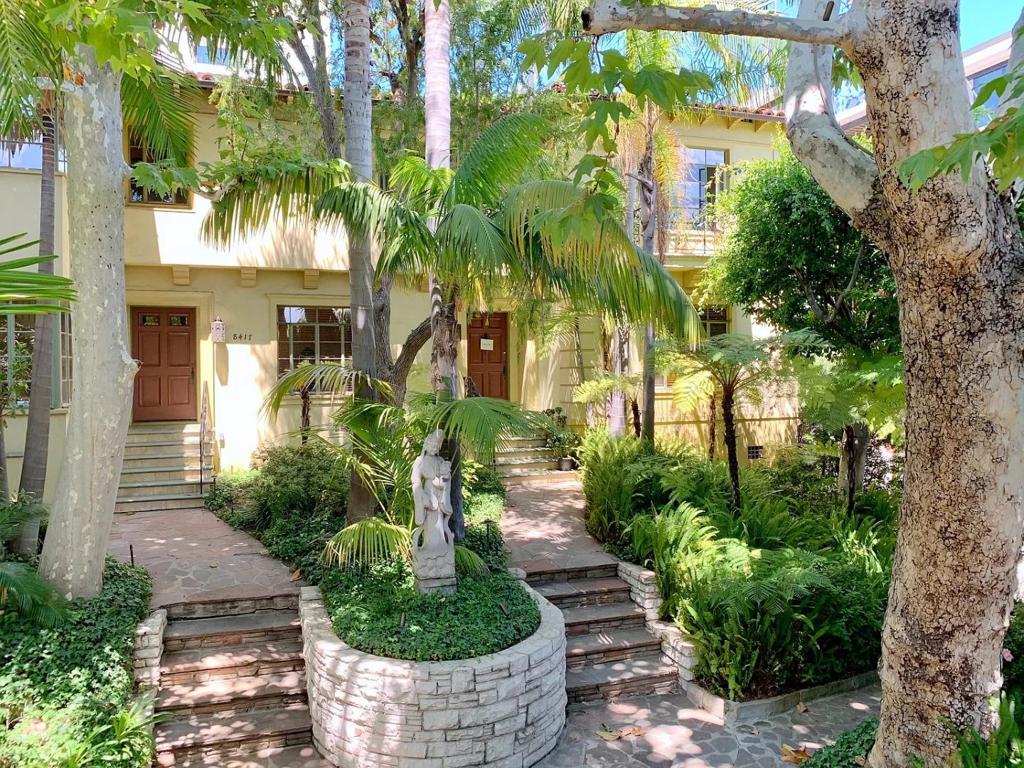 8417 Fountain