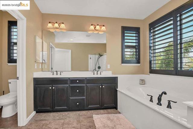 8065 Westport Circle, Discovery Bay CA: https://media.crmls.org/mediaz/bec04b3f-164c-4aff-82e1-28db287c069f.jpg