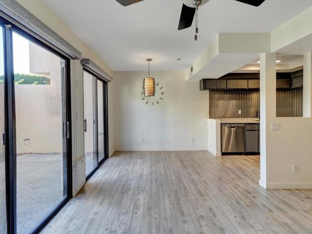 426 Village W Square, Palm Springs CA: https://media.crmls.org/mediaz/bec0712e-fa3e-4f9a-8756-252142efa989.jpg