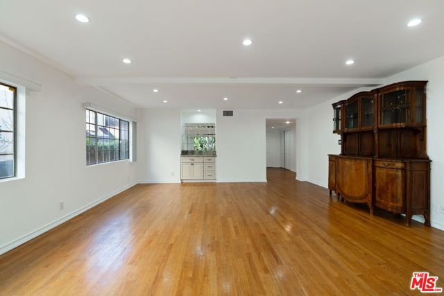 10709 ASHTON Avenue, Los Angeles CA: https://media.crmls.org/mediaz/bec07d00-b6ff-44b9-a4eb-373d52974c5e.jpg