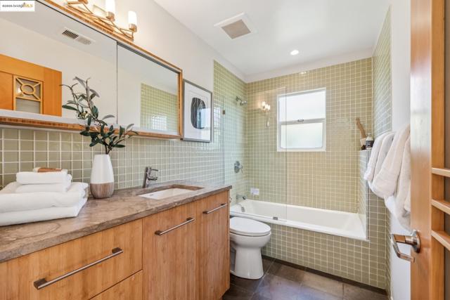 1708 Derby St, Berkeley CA: https://media.crmls.org/mediaz/bec11f45-c792-4db7-ae29-dbc67035b6f8.jpg