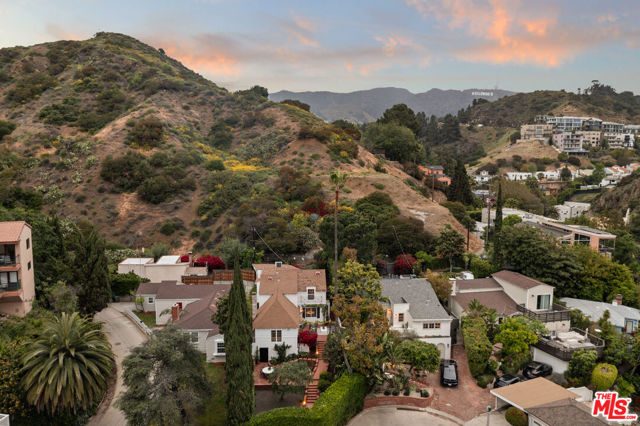 6475 San Marco Circle, Los Angeles CA: https://media.crmls.org/mediaz/bec1c691-ab5d-4143-bac6-8f0ed656aa14.jpg