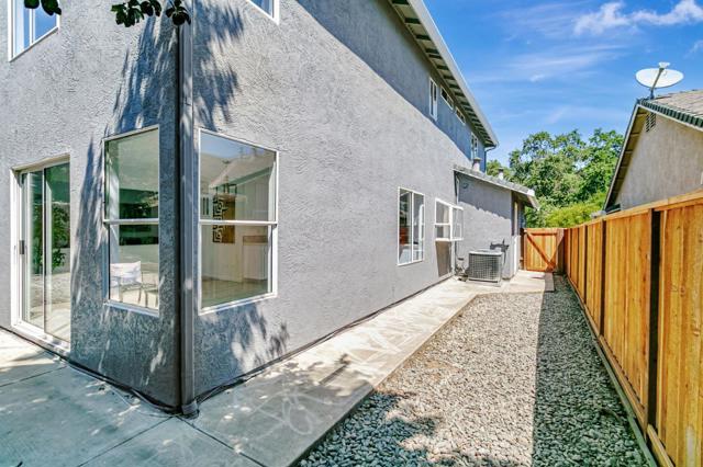 770 Babbs Creek Drive, Gilroy CA: https://media.crmls.org/mediaz/bec2d527-fc8e-44ea-a52a-49376b93aab1.jpg
