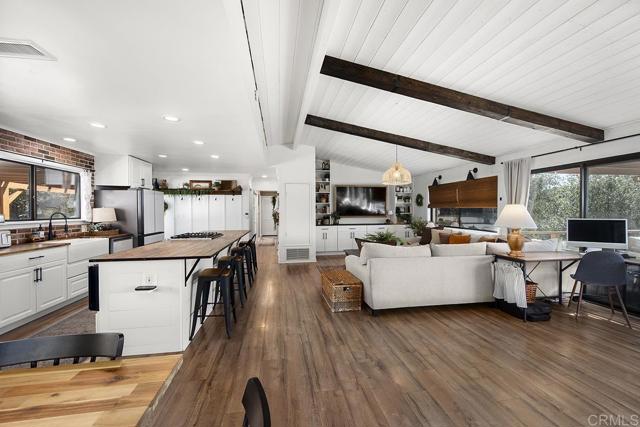 Image 17 of 64 For 8405 Foothill