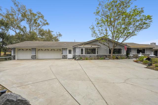 3048 Jason Road, Fallbrook CA: https://media.crmls.org/mediaz/bec2f0c4-a401-49d0-a0b5-25785bffb786.jpg