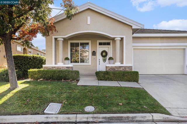 2030 Kent Dr, Brentwood CA: https://media.crmls.org/mediaz/bec344fa-0861-4c58-8b24-1cfa6605ecbd.jpg