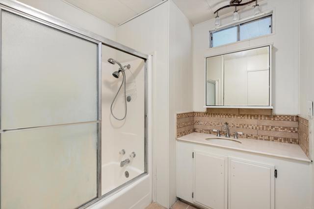 718 Sycamore Avenue, Vista CA: https://media.crmls.org/mediaz/bec35a81-1cef-430d-9272-bb91df70b37e.jpg