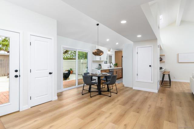 1130 Lake Ridge Dr, San Marcos CA: https://media.crmls.org/mediaz/bec402df-f400-4ead-a985-dae6d8113063.jpg