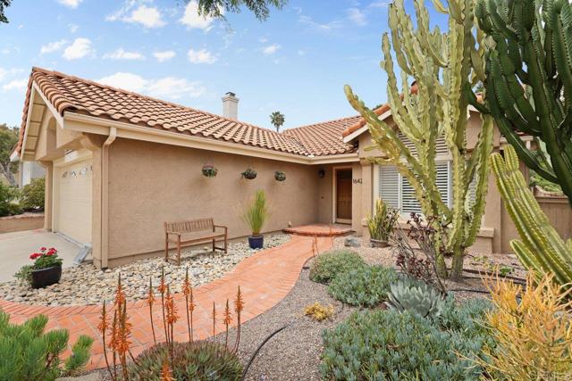 1642 Marbella Drive, Vista CA: https://media.crmls.org/mediaz/bec457d6-79de-4d66-a745-b31643a1cd71.jpg