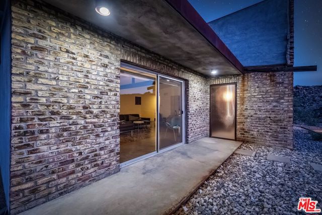 63131 Rocking Chair Road, Joshua Tree CA: https://media.crmls.org/mediaz/bec4dc60-260d-49e5-aa30-fade5b4594ac.jpg