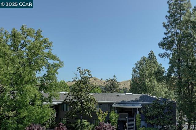 1400 Canyonwood, Walnut Creek CA: https://media.crmls.org/mediaz/bec4df85-d343-4ce7-b87d-7f61ee73b7c0.jpg