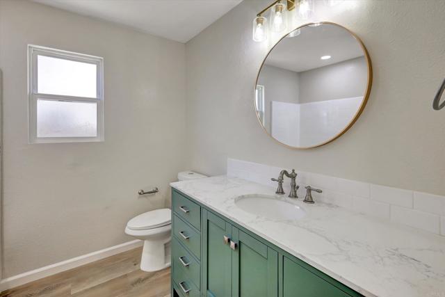 324 Shady Glen Drive, Fallbrook CA: https://media.crmls.org/mediaz/bec57309-4593-45ca-952f-7b91e904883c.jpg