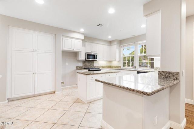 5611 Dorsey Street, Ventura CA: https://media.crmls.org/mediaz/bec59bb8-31ac-4f7c-8a5d-d0d9e04339df.jpg