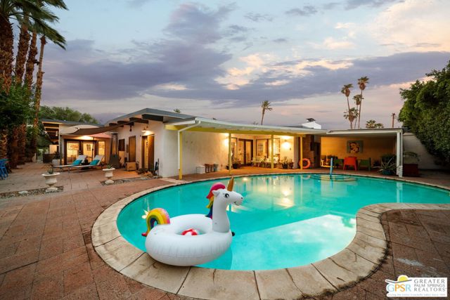 695 N Monterey Road, Palm Springs CA: https://media.crmls.org/mediaz/bec5c9ff-c679-4a6e-a23d-5a51d7526db8.jpg