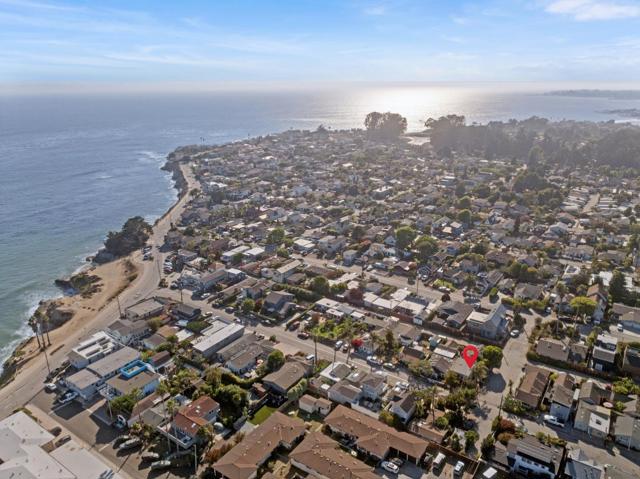 3614 Moana Way, Santa Cruz CA: https://media.crmls.org/mediaz/bec613e4-266a-4316-abe9-472fc2195ad1.jpg
