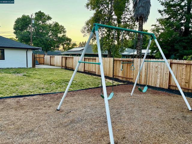 2036 Helen Road, Pleasant Hill CA: https://media.crmls.org/mediaz/bec6a226-c7f5-415b-8bbf-dc2e58a3e8a1.jpg