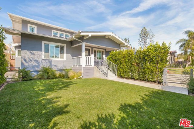 1016 S Bundy Drive, Los Angeles CA: https://media.crmls.org/mediaz/bec6f316-b7c3-495a-bb85-e6158338fd29.jpg