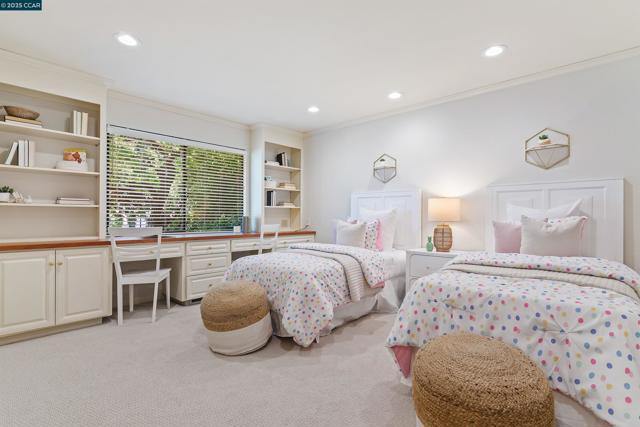 372 El Divisadero Ave, Walnut Creek CA: https://media.crmls.org/mediaz/bec7bd55-f4aa-4c52-8cc4-fa5dff3ba137.jpg
