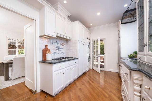 526 W Poplar Avenue, San Mateo CA: https://media.crmls.org/mediaz/bec7e2b1-253c-42db-9b8f-c15a29bbf67d.jpg