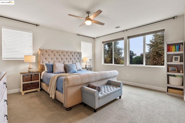 716 Cabada Dr, Brentwood CA: https://media.crmls.org/mediaz/bec83bd7-7a9b-4401-9955-4fa94895d869.jpg