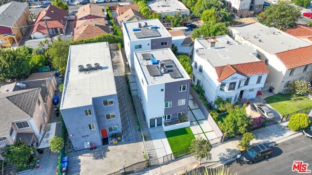 1269 W 36th Street, Los Angeles CA: https://media.crmls.org/mediaz/bec8529a-f878-42e5-a7f3-878113dadbea.jpg