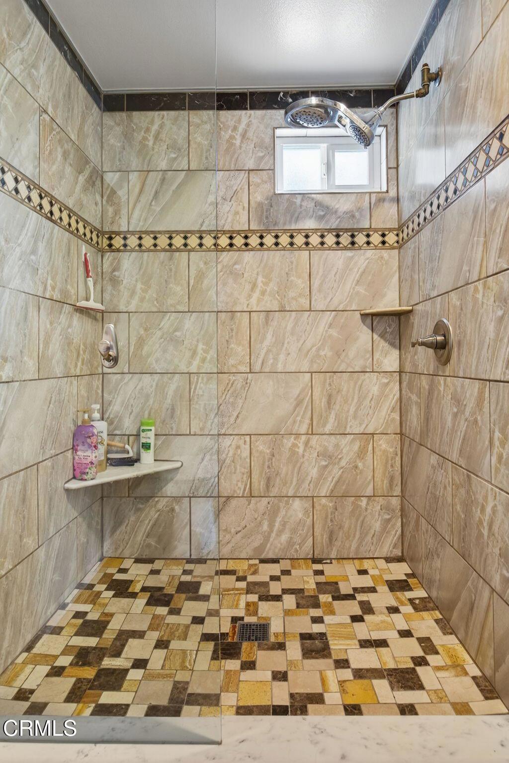 https://media.crmls.org/mediaz/bec8a276-78cc-4348-9fe3-531d76f4c3af.jpg?preset=X-Large