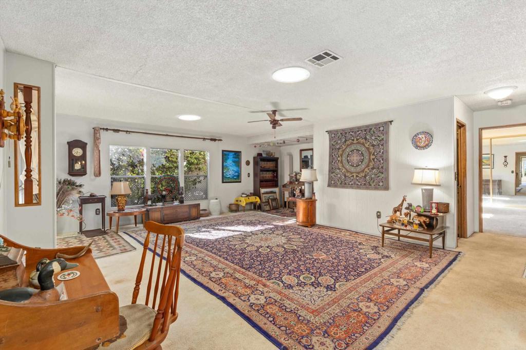 350 El Camino Real - photo 16