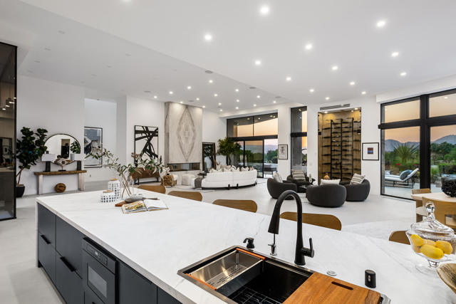 160 Kiva Drive, Palm Desert CA: https://media.crmls.org/mediaz/becab567-b910-4915-b2a9-6b23a9b894ef.jpg