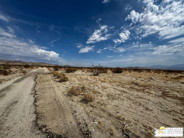 0 Far View, Desert Hot Springs CA: https://media.crmls.org/mediaz/becb0ed8-090f-4d2b-888f-908349c99524.jpg